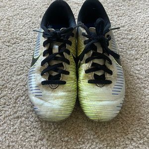 Nike soccer cleats size 1